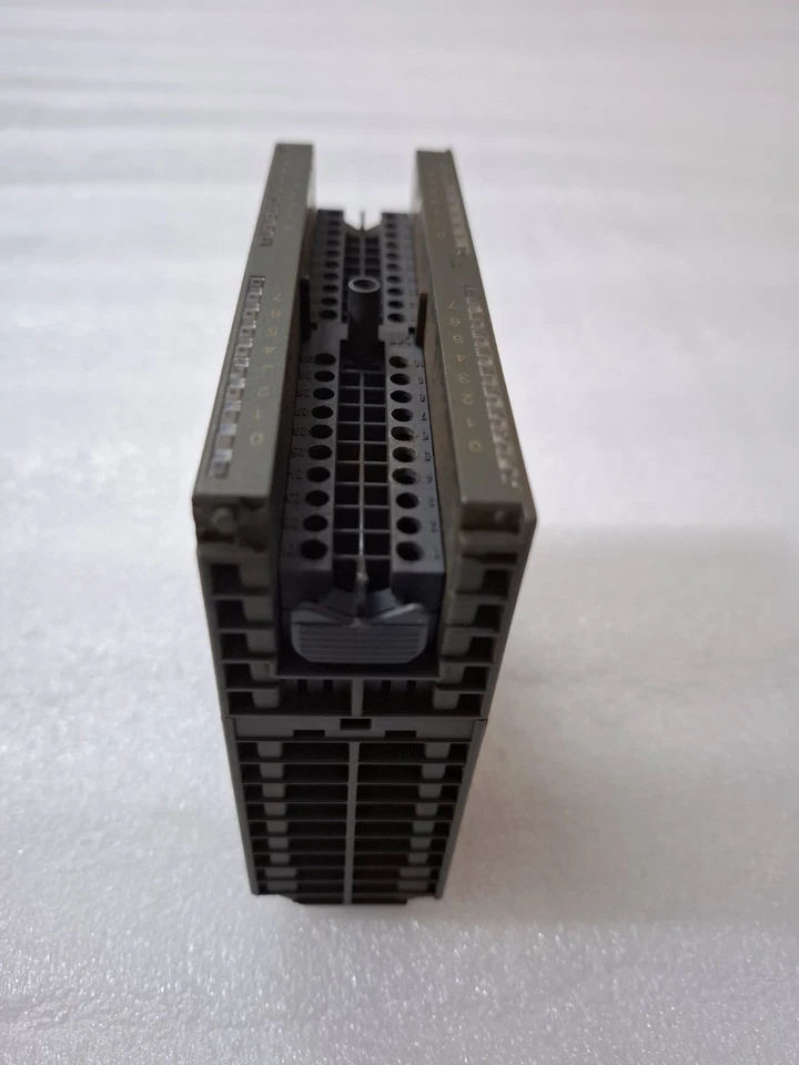 SIEMENS 6ES7 322-1BL00-0AA0 OUTPUT MODULE 6ES73221BL000AA0